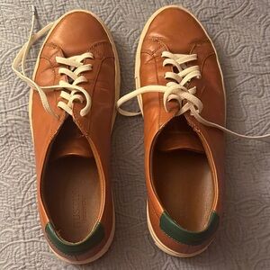 GUSTIN. Men’s leather shoes.